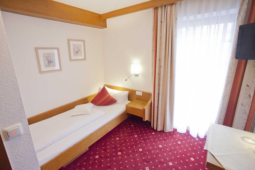 Gaestehaus Birkenhof Oberstdorf Room photo